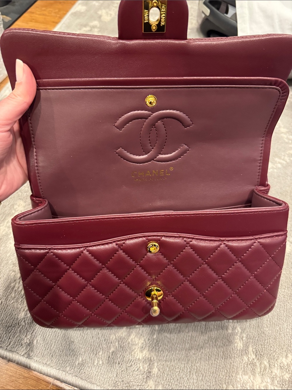 Chanel style maroon and gold small classic flap - Picture 9 of 12